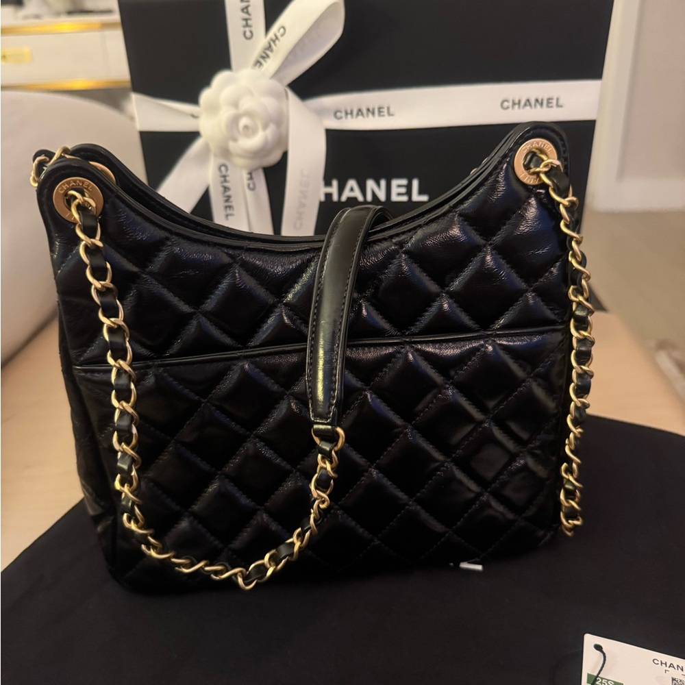 Chanel Hobo Handbag AS4322 - Picture 4 of 11